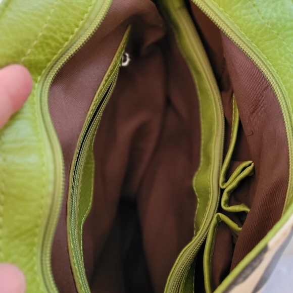 Dooney & Bourke - Picture 3 of 5